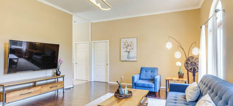 徒步和探索：伊萨夸的客房套间带甲板(Hike & Explore: Guest Suite w/ Deck in Issaquah)图片