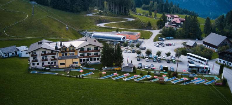 盖斯特豪斯 - 兰德特奥斯特恩酒店(Gasthaus-Landhotel Traunstein)图片