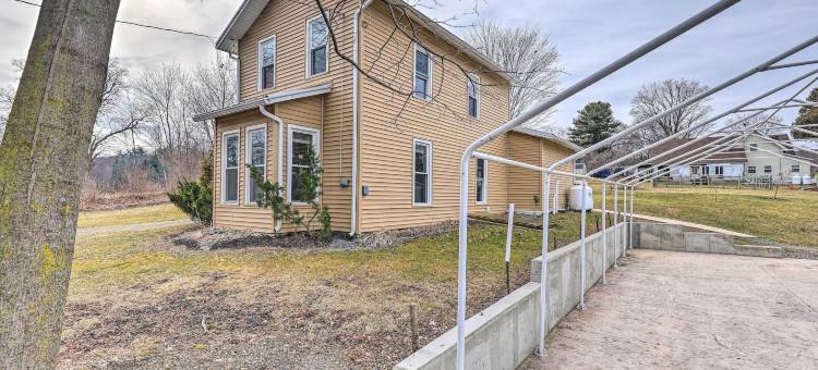 可爱的手指湖度假屋，靠近塞内卡湖(Lovely Finger Lakes Vacation Home Near Seneca Lake)图片