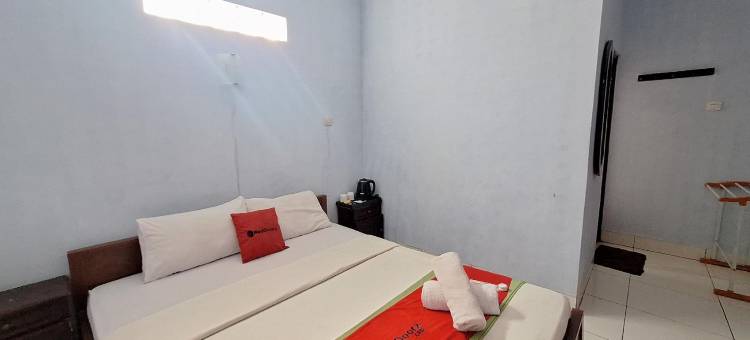 RedDoorz Syariah at Hotel Adi Sederhana near Stasiun Jatibarang图片