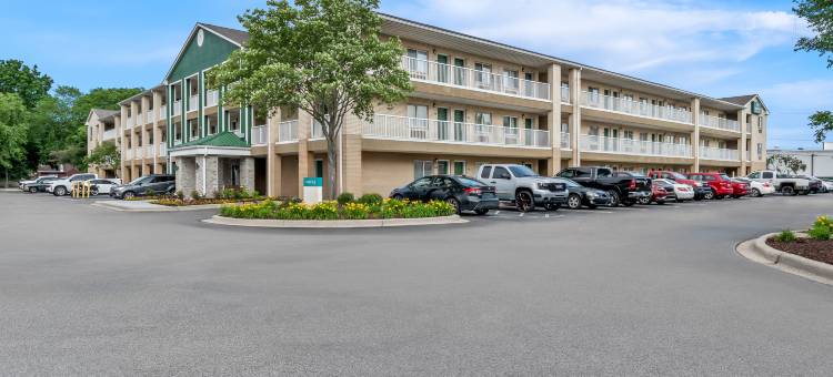 底特律-利沃尼亚霍姆汤开放式公寓(HomeTowne Studios Detroit - Livonia)图片