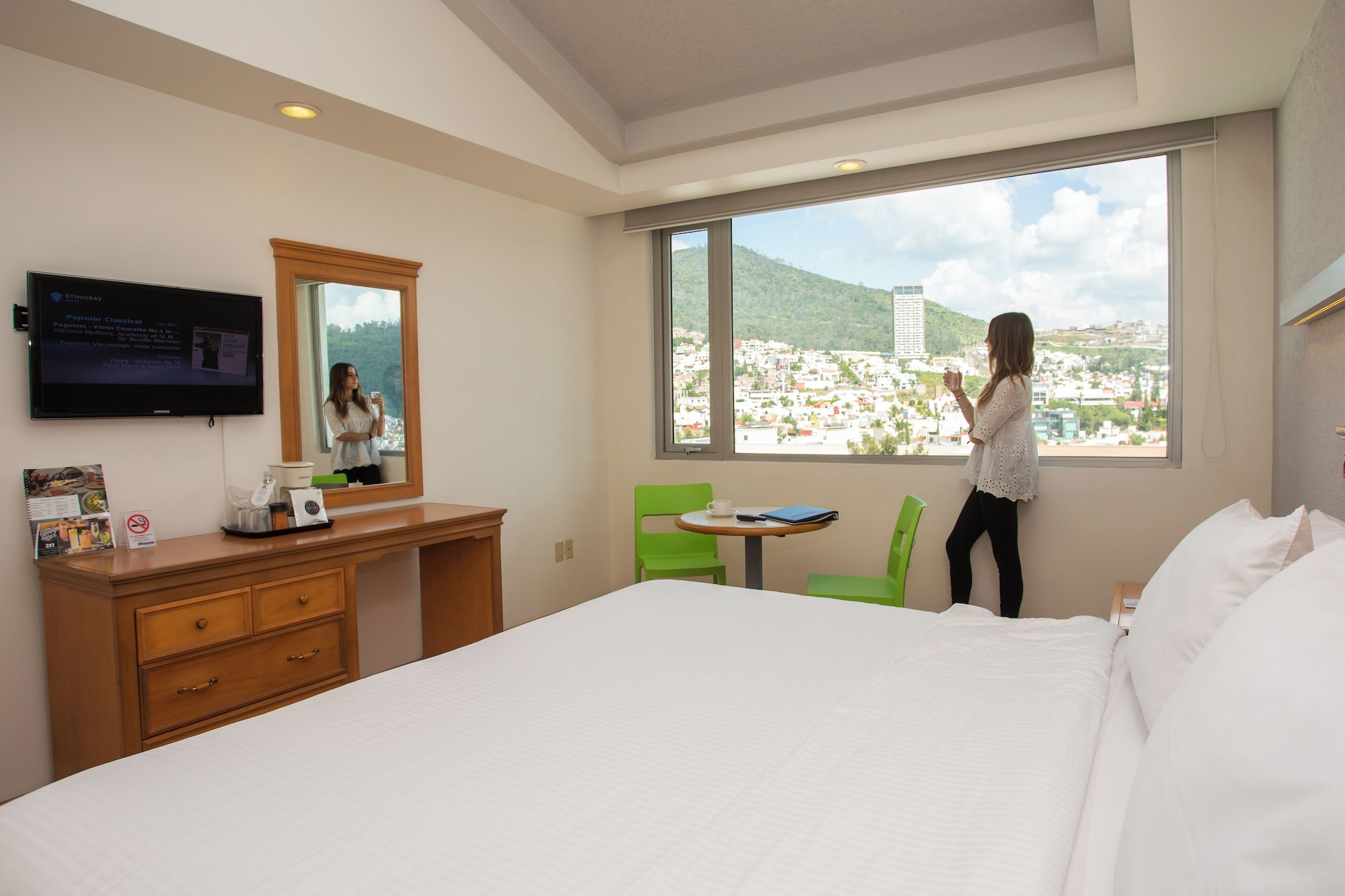 Hotel Horizon & Convention CenterOver view