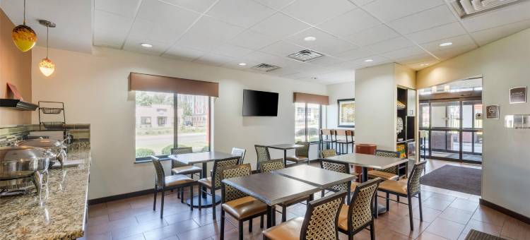 大学公园市贝斯特韦斯特优质酒店(Best Western Plus College Park Hotel)图片