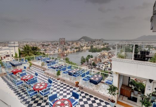 Hotel Darbargarh, Udaipur Hotel Overview