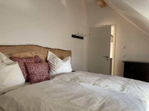 Sunny and cozy top floor apartment with a view of the countryside