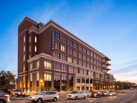 劳雷尔酒店和温泉