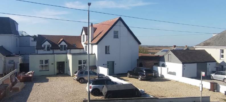 海岸冲浪小屋(Shore Lodge)图片