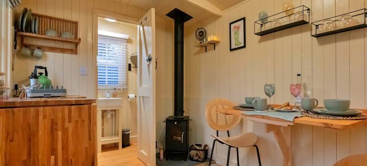 Shepherd's Hut near Cotswolds & Sky Dive Fun图片