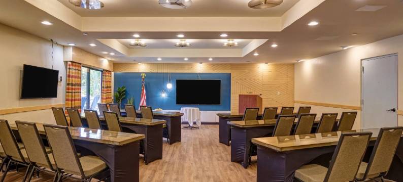 康科德核桃溪凯隆酒店(Clarion Hotel Concord-Walnut Creek)图片