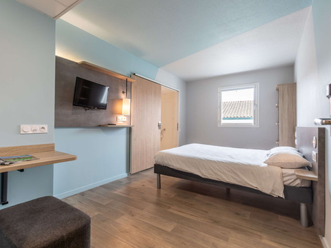 西布勒圣让吕兹宜必思快捷酒店