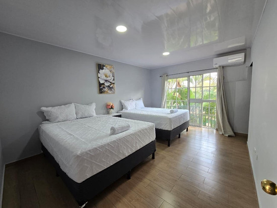 米蒂耶拉埃斯卡隆酒店及餐厅