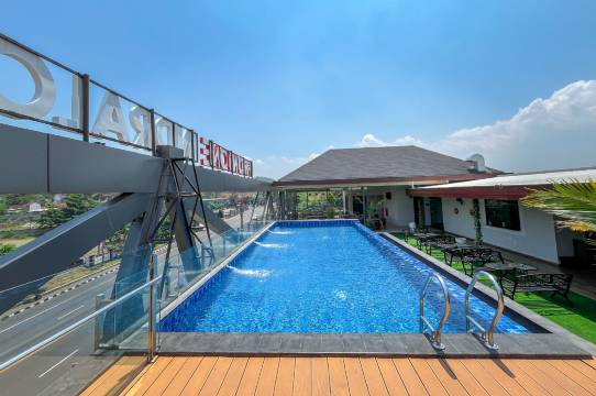 因陀罗卡天曼宫前一度假村(Front One Resort Indraloka Temanggung)