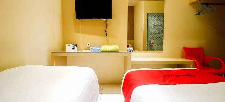 红门酒店-近帕萨尔塔拉蓬斯灵班加马辛(RedDoorz near Pasar Tarapung Siring Banjarmasin)图片