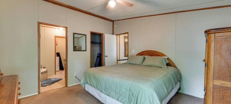 距海滩通道5个街区：桑德斯岛度假屋！(5 Blocks to Beach Access: Sanders Island Getaway!)图片