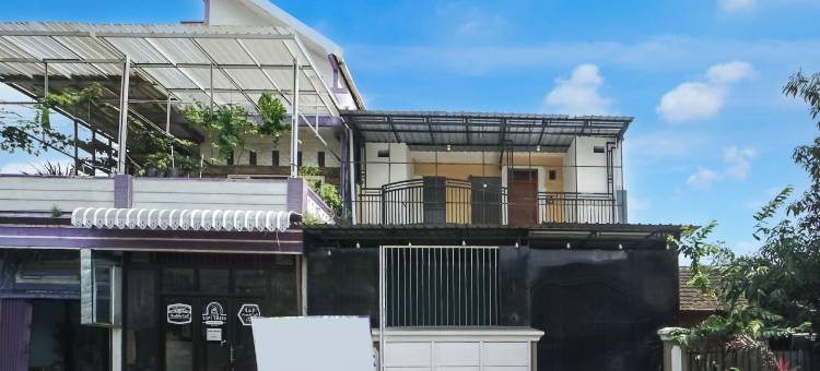 OYO 95035 和谐伊斯兰旅馆(OYO 95035 Harmony Guest House Syariah Sawojajar)图片