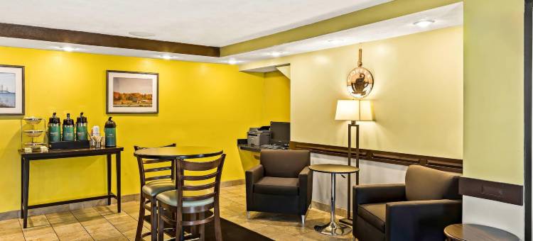 特拉弗斯城品质旅馆(Quality Inn Traverse City)图片