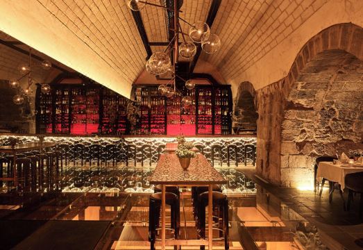 Hsvhn Hotel Hisvahan Hotel Overview