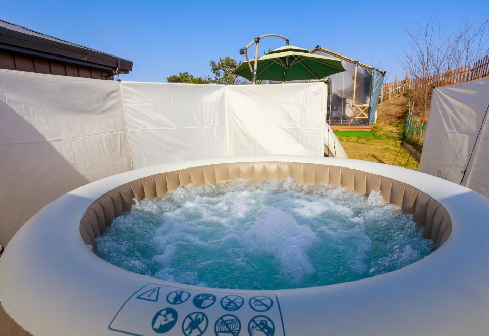 Dangjin Dogpelis Glamping Hotel Overview