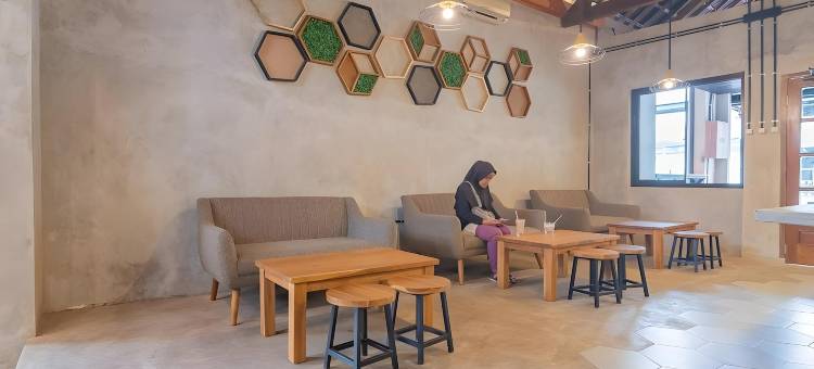 红门酒店近Alun-Alun Garut(Urbanview Hotel Ultima Veteran Garut)图片