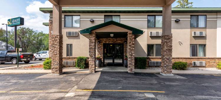 马里内特品质套房酒店(Quality Inn & Suites Marinette)图片