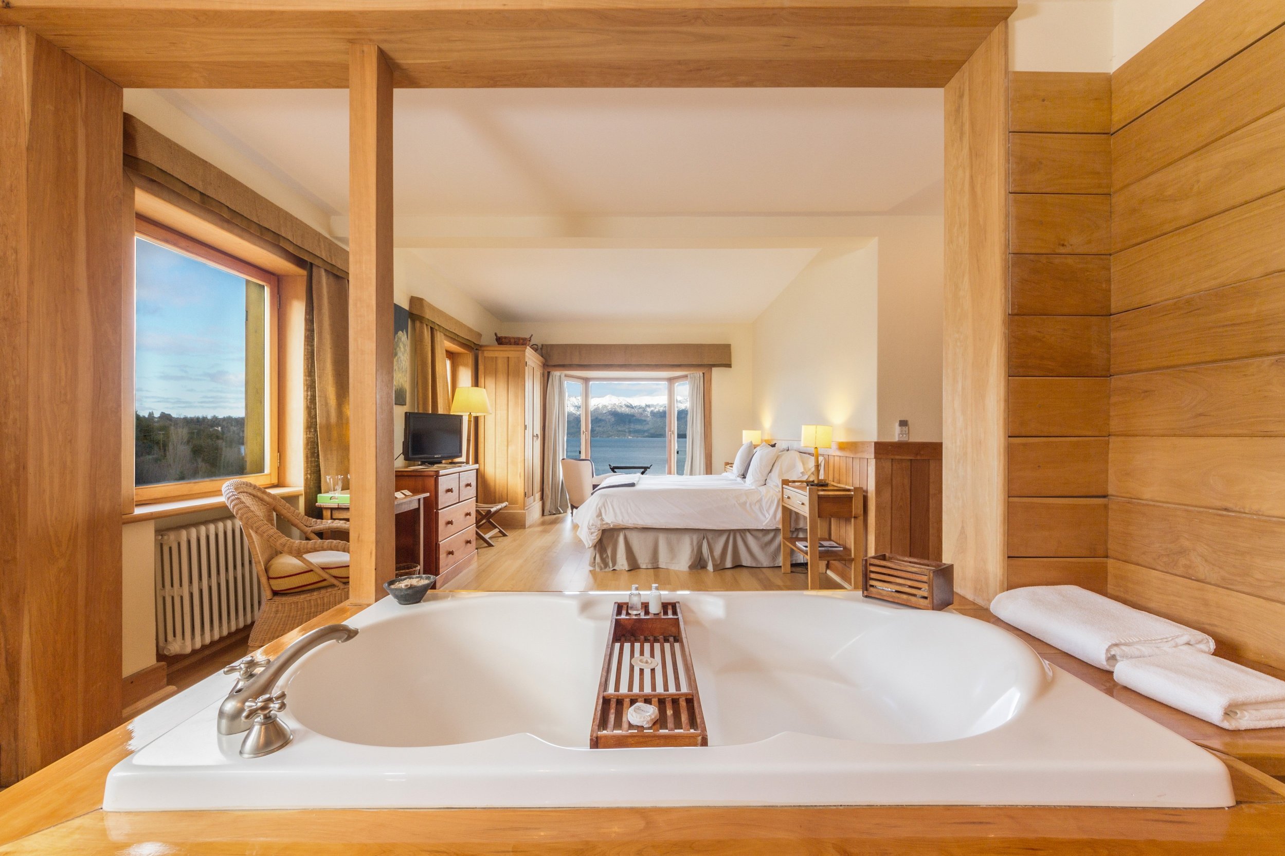 Correntoso Lake & River Hotel Over view