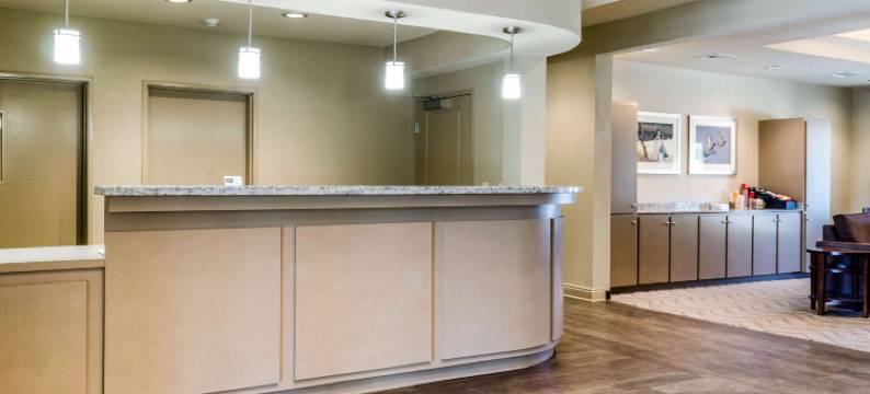 美茵斯坦套房酒店哈克伯里运动员小屋(MainStay Suites Hackberry Sportsman's Lodge)图片