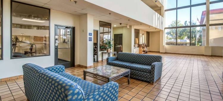 杰克逊西北会议中心凯隆酒店(Clarion Hotel Jackson Northwest)图片