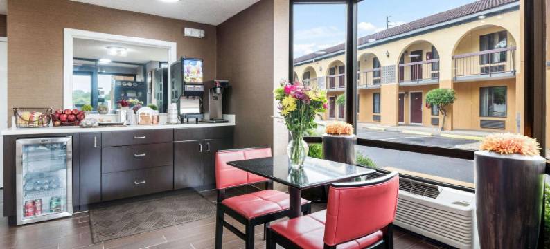 伊克诺旅馆，盖恩斯维尔市中心区(Econo Lodge Gainesville Downtown Area)图片