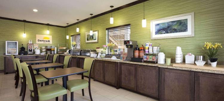 冈萨雷斯温德姆戴斯套房酒店(Days Inn & Suites by Wyndham Gonzales TX)图片