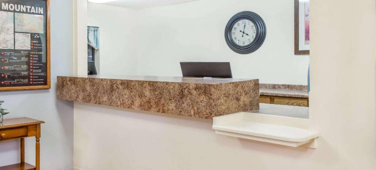 铁山戴斯酒店(Days Inn by Wyndham Iron Mountain)图片