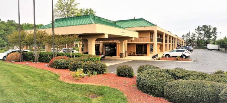 格林斯伯勒豪生酒店-近体育馆(Howard Johnson by Wyndham Greensboro Near the Coliseum)图片