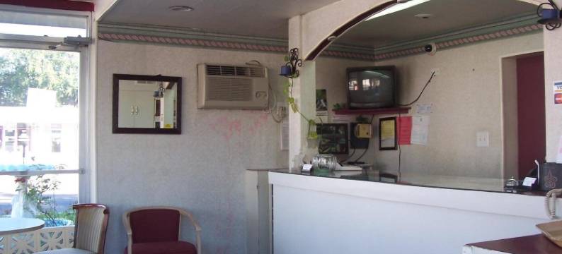 圣彼得斯堡伊克诺旅馆(Econo Lodge St Petersburg Central)图片