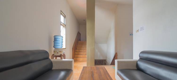 红多兹酒店-近查加玛达坤甸(RedDoorz Near Gajah Mada Pontianak)图片