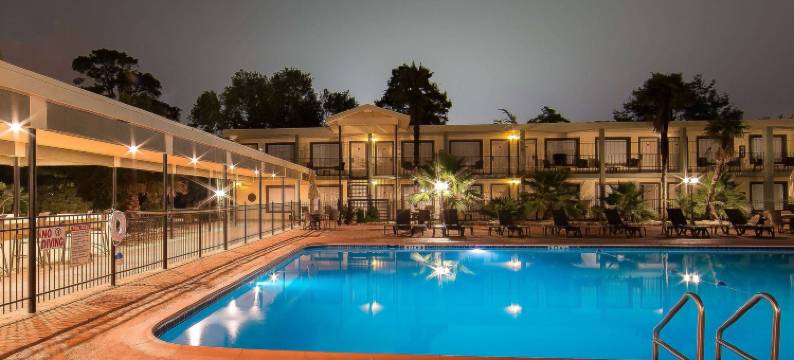 休斯顿洲际机场东华美达酒店(Ramada by Wyndham Houston InterContinental Airport East)图片