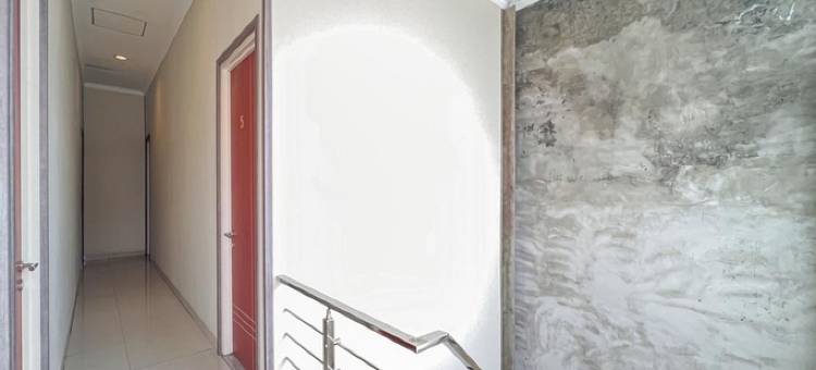 泗水红多兹恩加格尔贾亚酒店(RedDoorz @ Ngagel Jaya Surabaya)图片