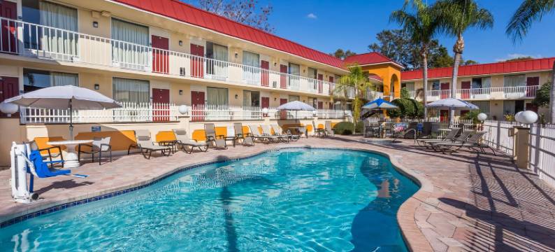 里奇港戴斯酒店(Days Inn & Suites by Wyndham Port Richey)图片
