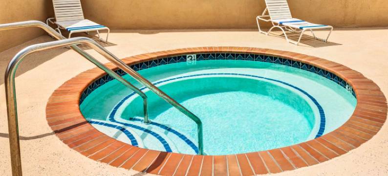 福乐顿市戴斯套房酒店(Days Inn & Suites by Wyndham Fullerton)图片