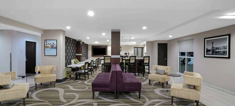 诺克斯维尔北I-75拉昆塔温德姆套房酒店(La Quinta Inn & Suites by Wyndham Knoxville North I-75)图片