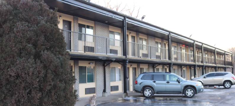 利沃尼/坎顿/诺维底特律地区Travelodge by Wyndham酒店(Travelodge by Wyndham Livonia/Canton/Novi Detroit Area)图片