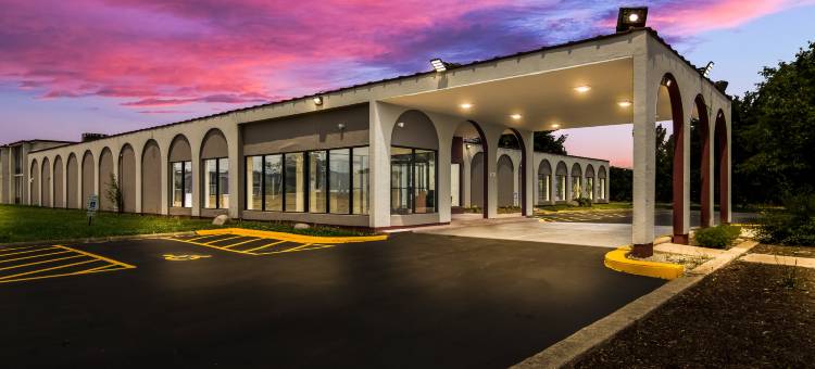 芝加哥-北奥罗拉内珀维尔霍姆汤公寓及会议中心(Red Roof Inn & Conference Center Chicago – N Aurora/ Naperville)图片