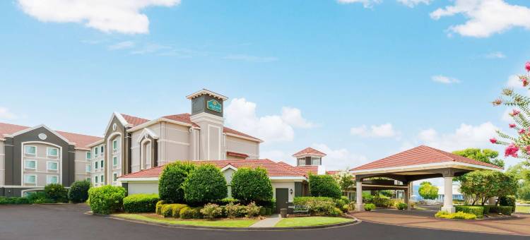 默特尔比奇百老汇区拉昆塔温德姆套房酒店(La Quinta Inn & Suites by Wyndham Myrtle Beach Broadway Area)图片