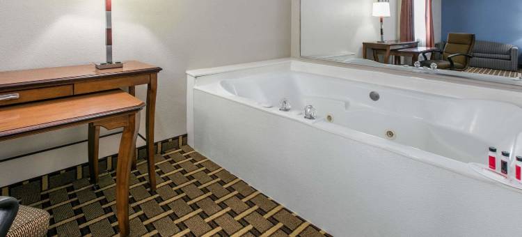 品质酒店劳顿靠近西尔堡(Quality Inn Lawton Near Fort Sill)图片