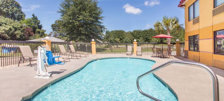 都柏林速8酒店(Super 8 by Wyndham Dublin)图片