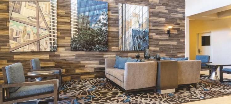 休斯顿能源走廊拉昆塔温德姆套房酒店(La Quinta Inn & Suites by Wyndham Houston Energy Corridor)图片
