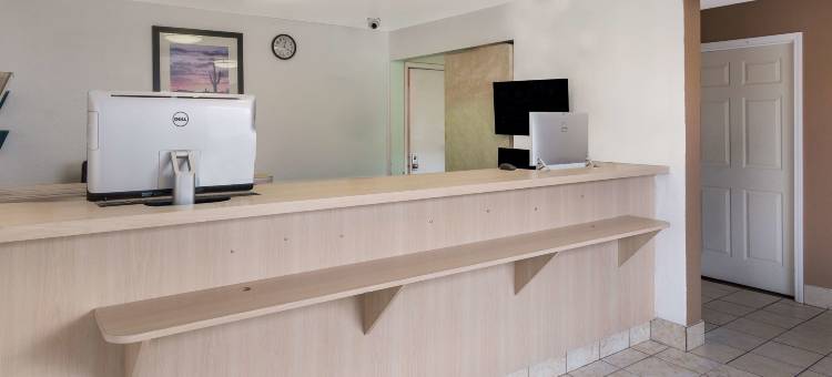 大急流城骑士酒店(Knights Inn Grand Rapids)图片