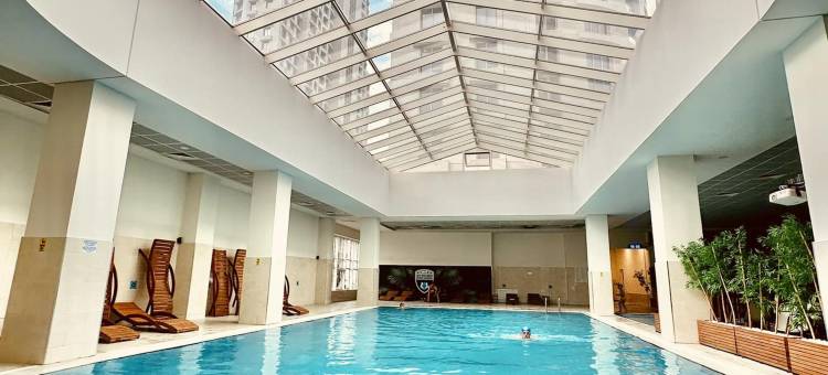 18th Floor Luxury Condo with Pool图片