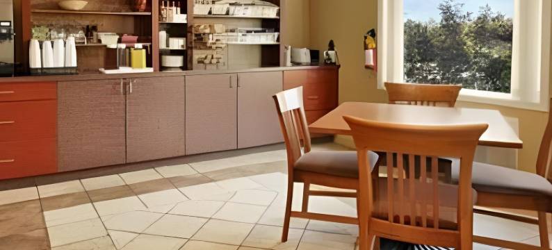 康沃尔速8酒店(Super 8 by Wyndham Cornwall on)图片