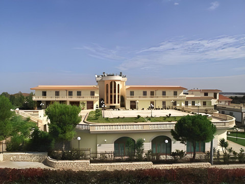 柏高塞罗内酒店