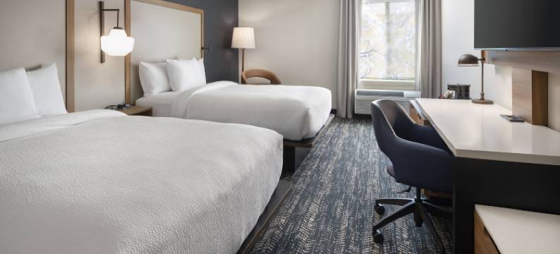 弗雷斯诺河畔公园费尔菲尔德客房及套房(Fairfield Inn & Suites Fresno River Park)图片