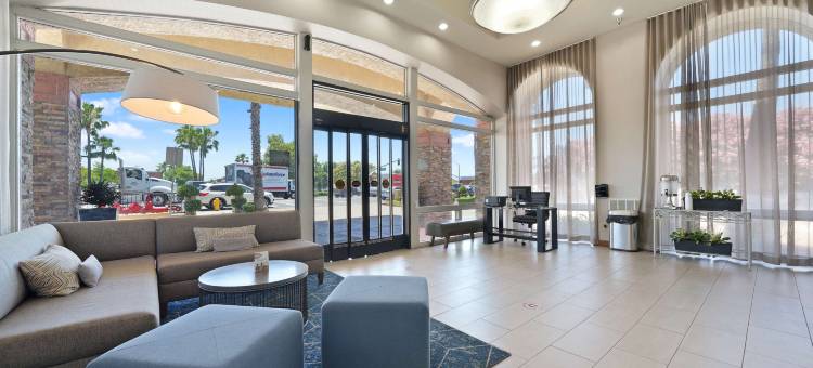 曼狄卡贝斯特韦斯特优质行政套房酒店(Best Western Plus Executive Inn  Suites)图片